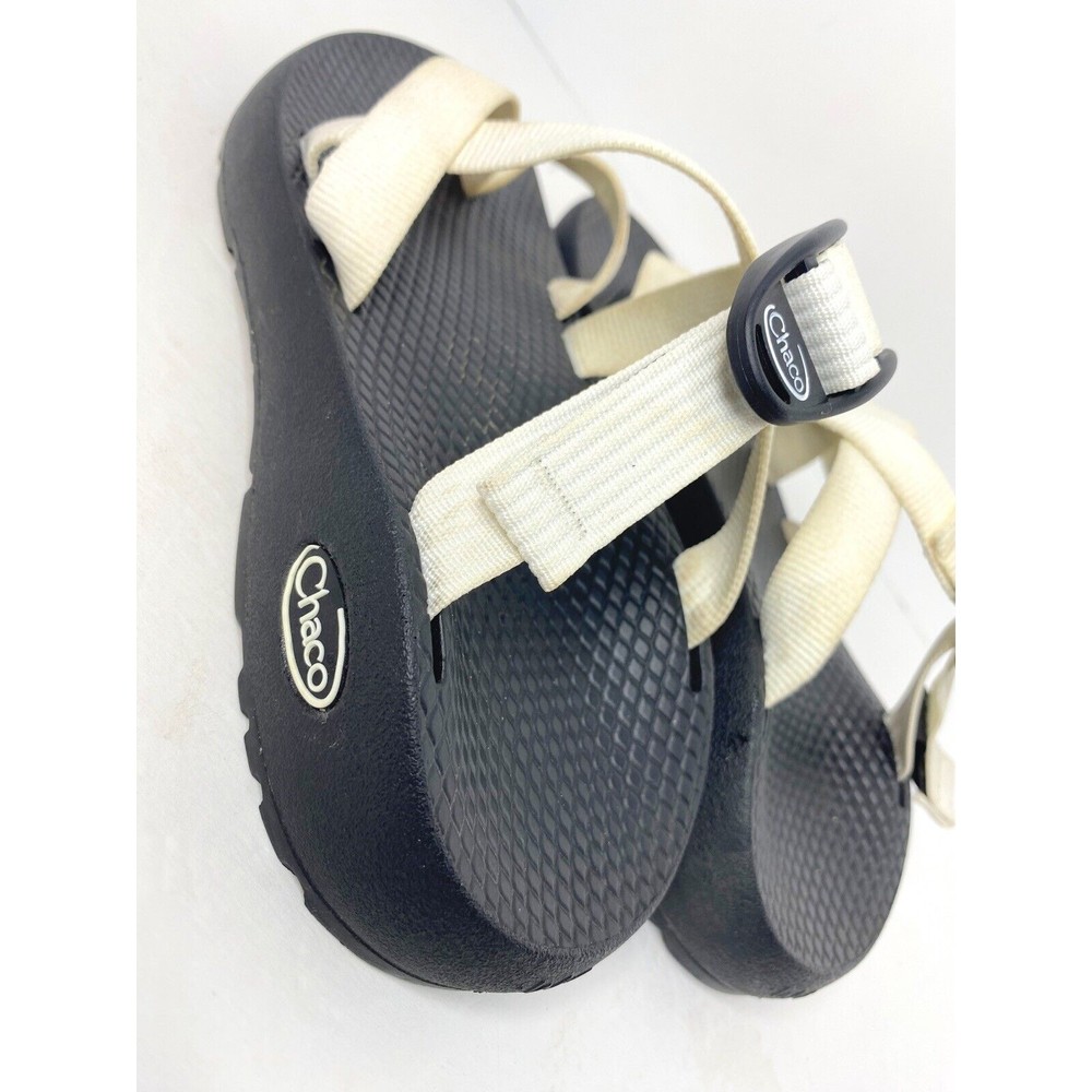 Chaco Woman’s White Strap Sandals Flip Flops Size U.S 6, Black Rubber Adjustable - Picture 9 of 12